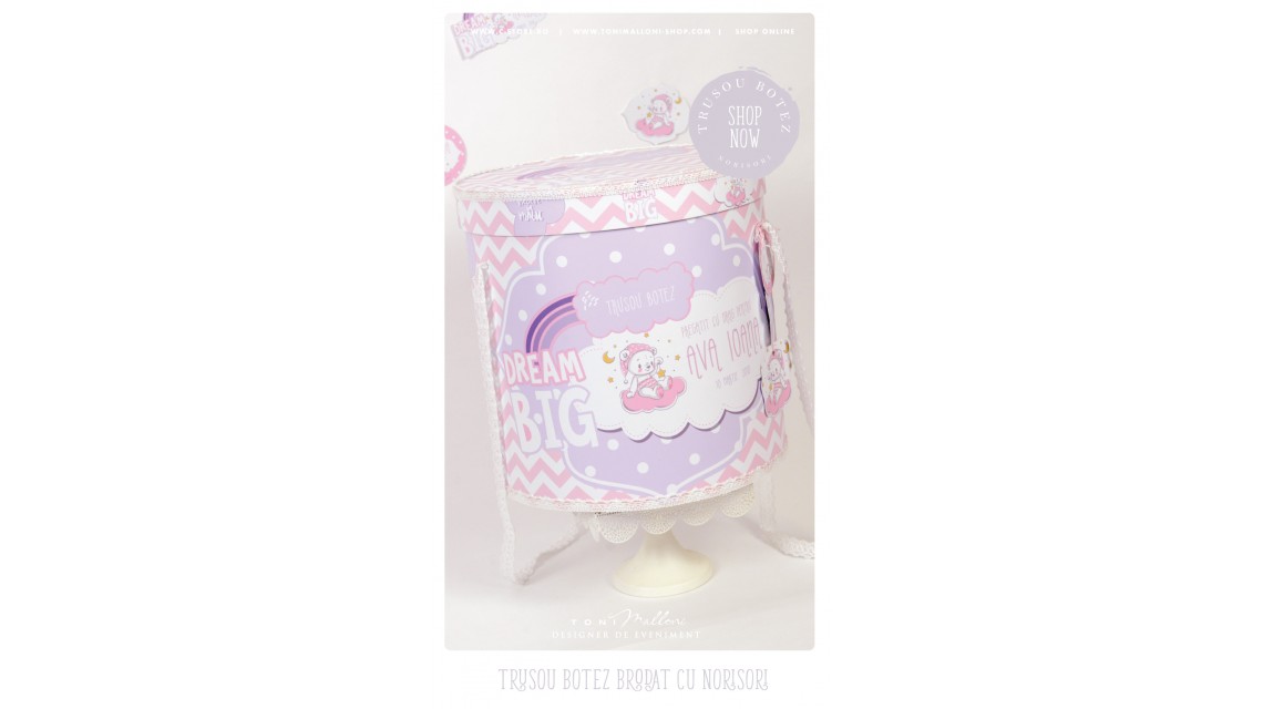 Trusou de botez personalizat si brodat cu norisori pufosi si ursuleti pentru fete, Dream big little girl 13